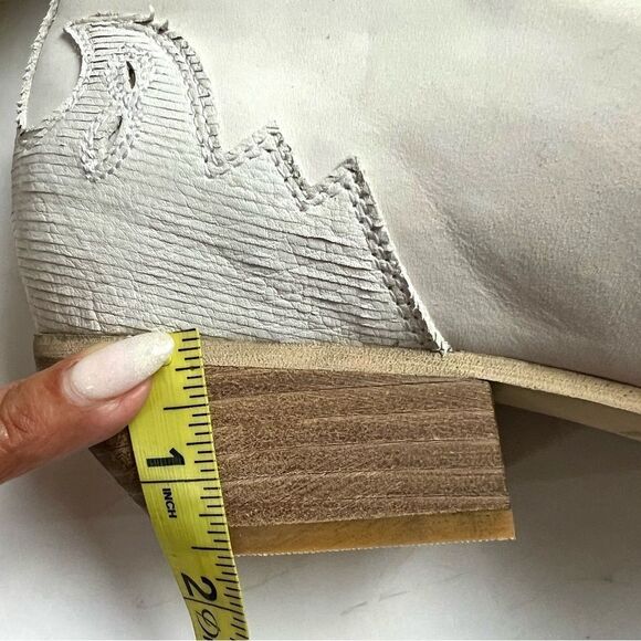 Anthropologie Silent D Tarvita Off-White Booties - Picture 11 of 12